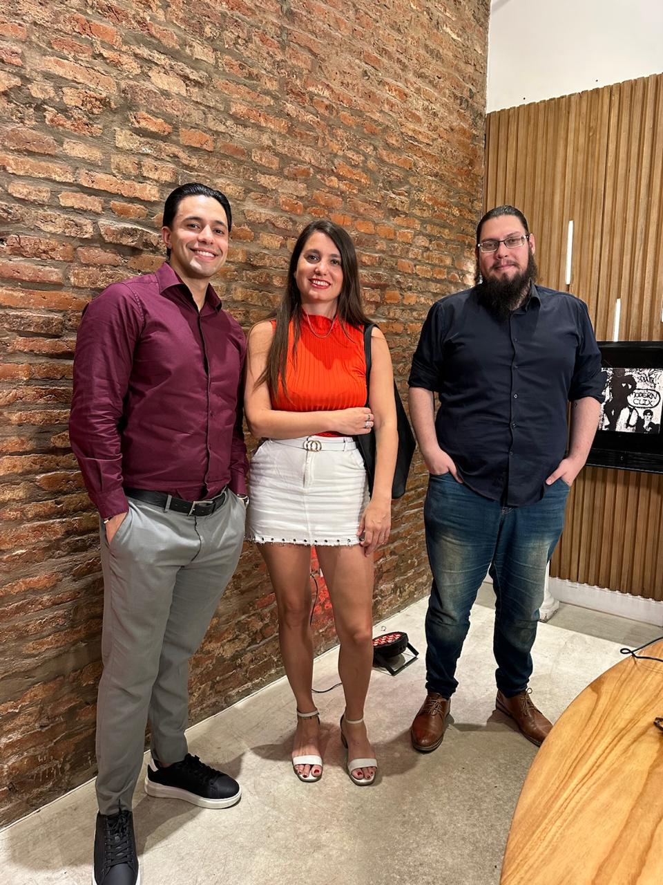 Marina Damil · Behind Somos